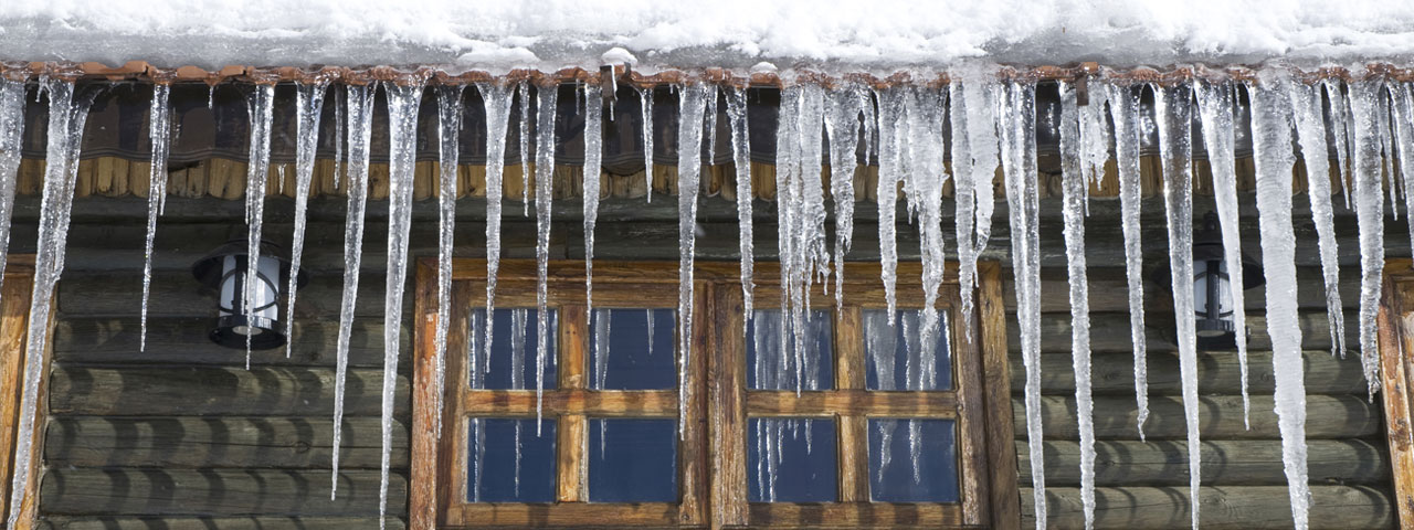 Spray foam prevents ice dams by providing proper insulation in Juno attic spaces Spray foam prevents ice dams by providing proper insulation in Juno attic spaces